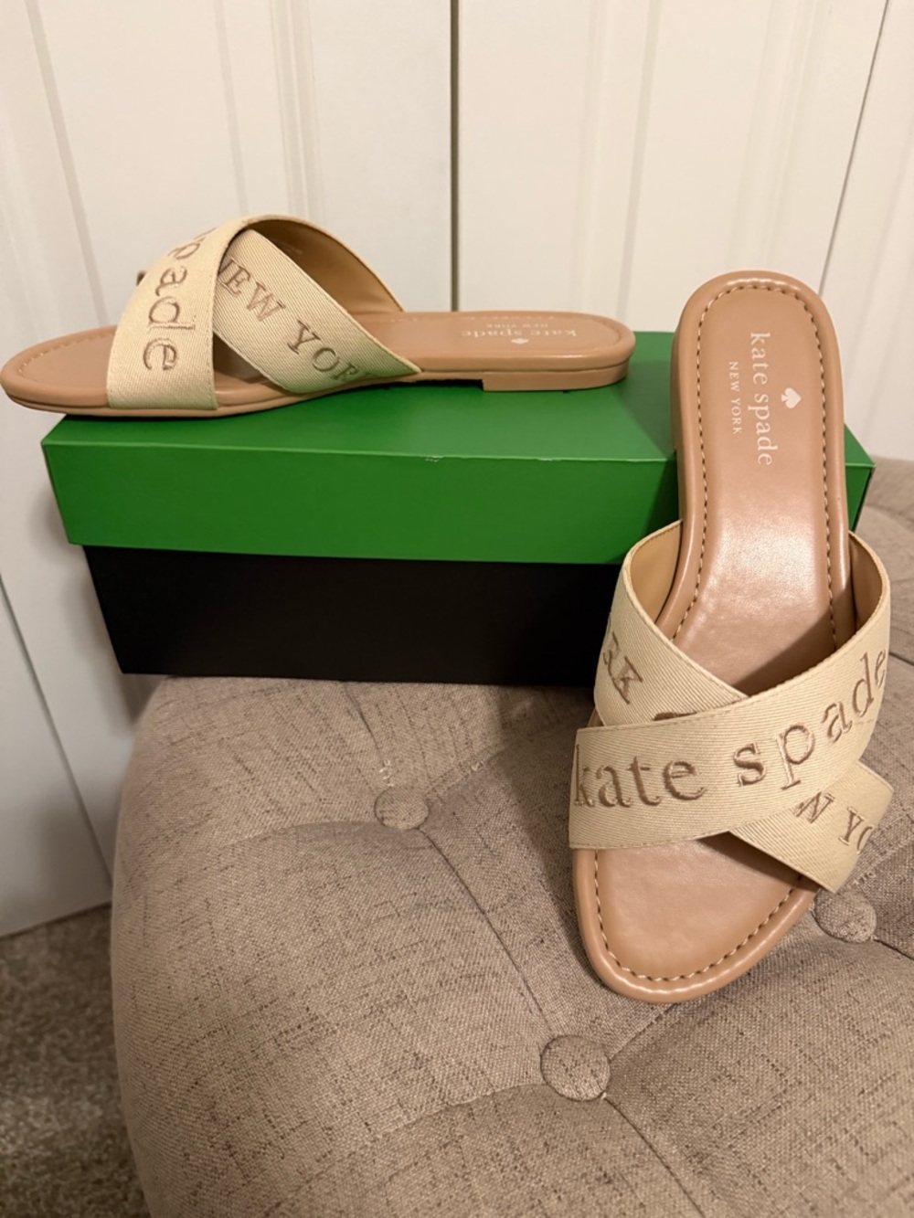 kate spade Piper Slide Sandals Size 8.5
EUC